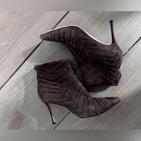 Elegant Brown Ankle Boots - Picture 4 of 16